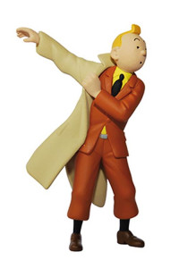 Plastfigur - Tintin tar på sig en trenchcoat 8,5 cm 